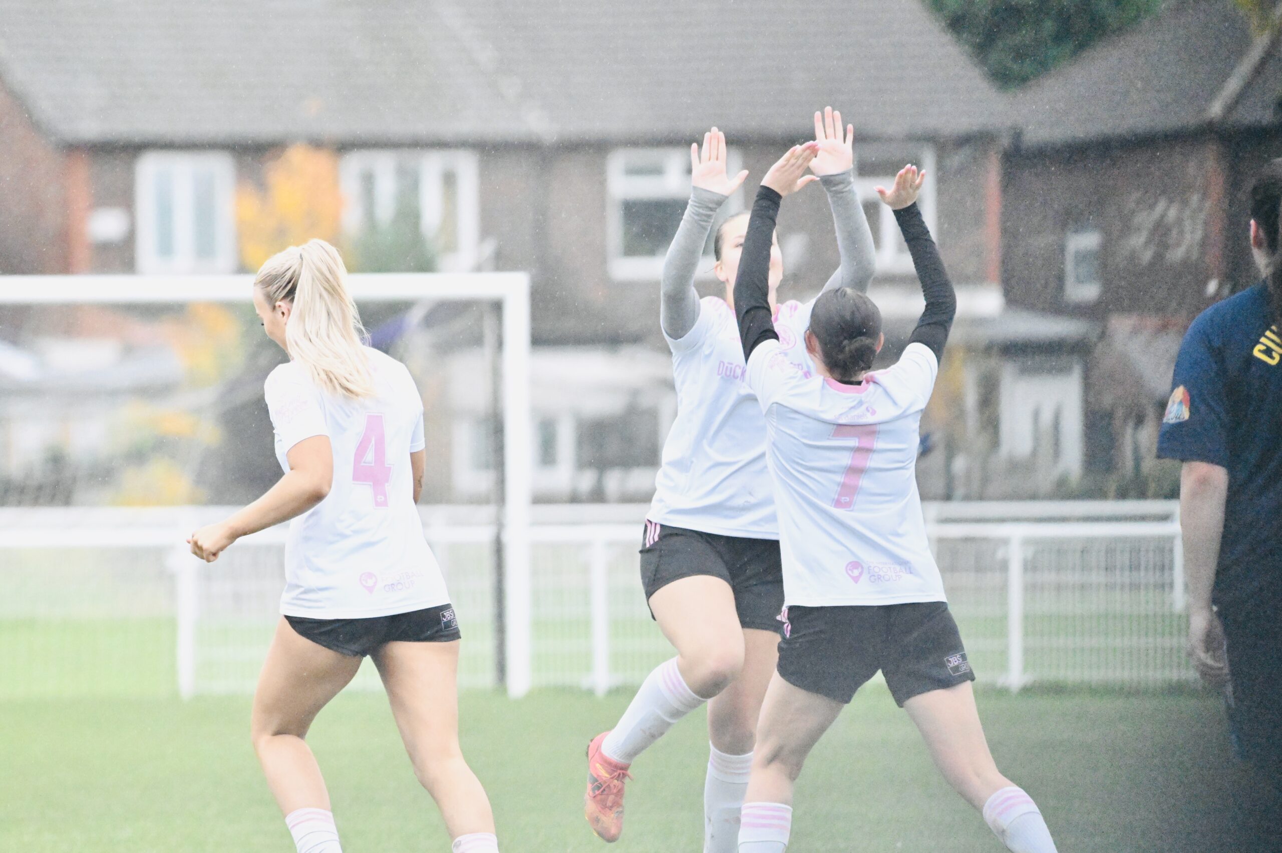 WOMEN’S ACTION REPLAY: MANCHESTER LACES (A)