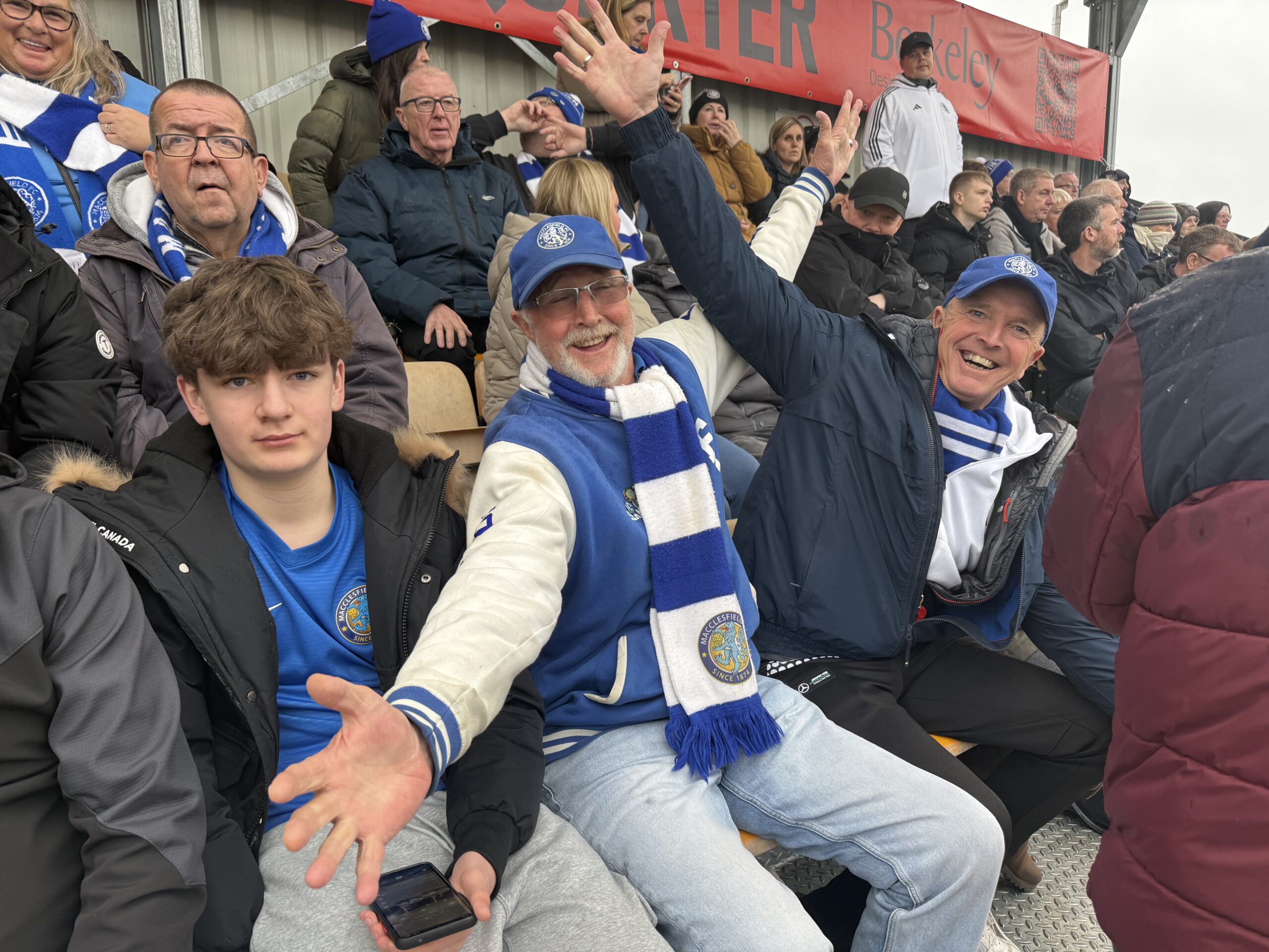 FAN CAM: SLOUGH TOWN (A) | EMIRATES FA CUP