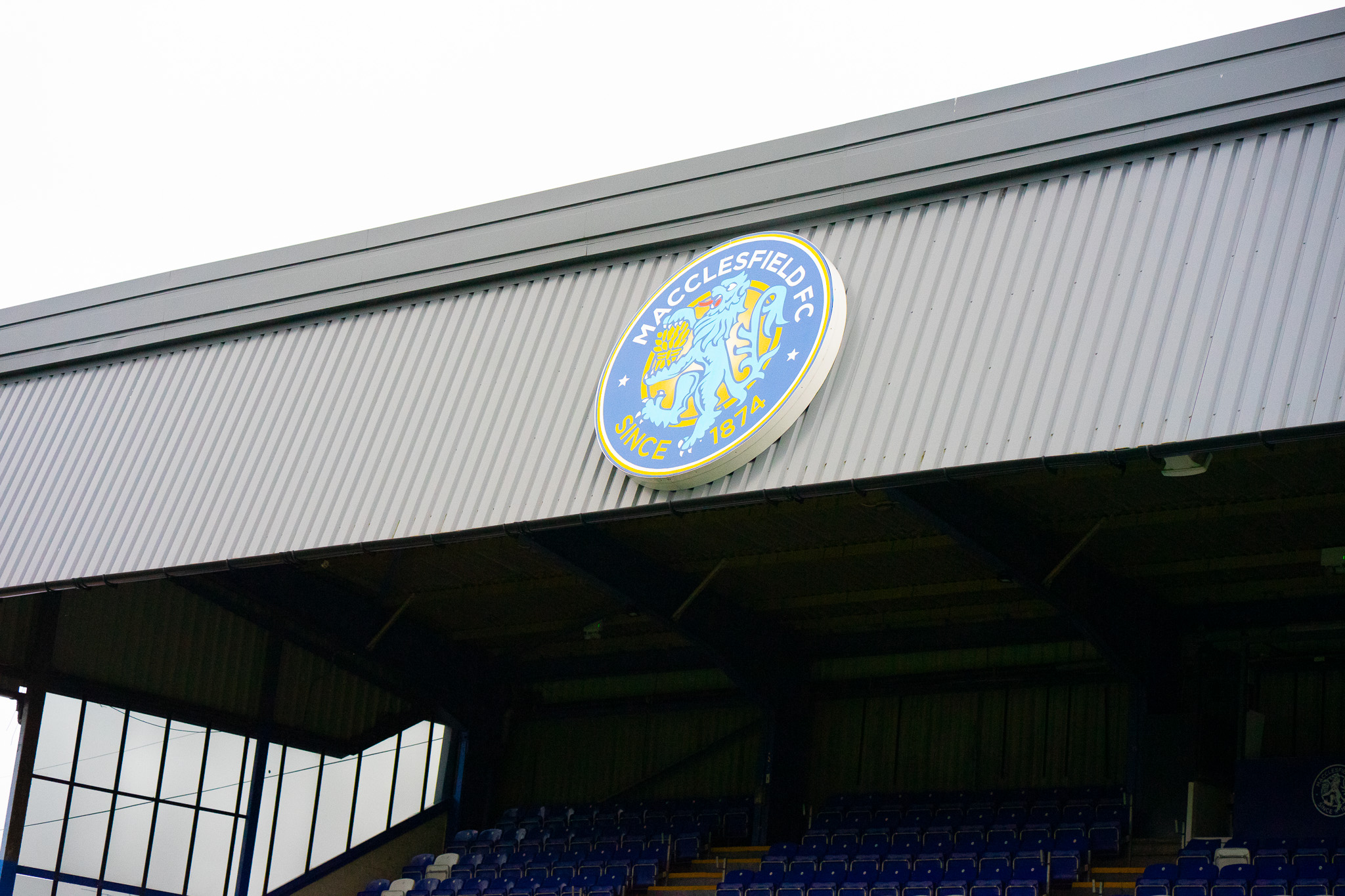 VACANCIES: INTERN ANALYST & INTERN MASSEUSE