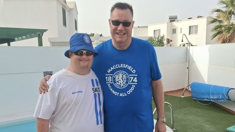 SEND US YOUR SILKMEN RELATED HOLIDAY SNAPS
