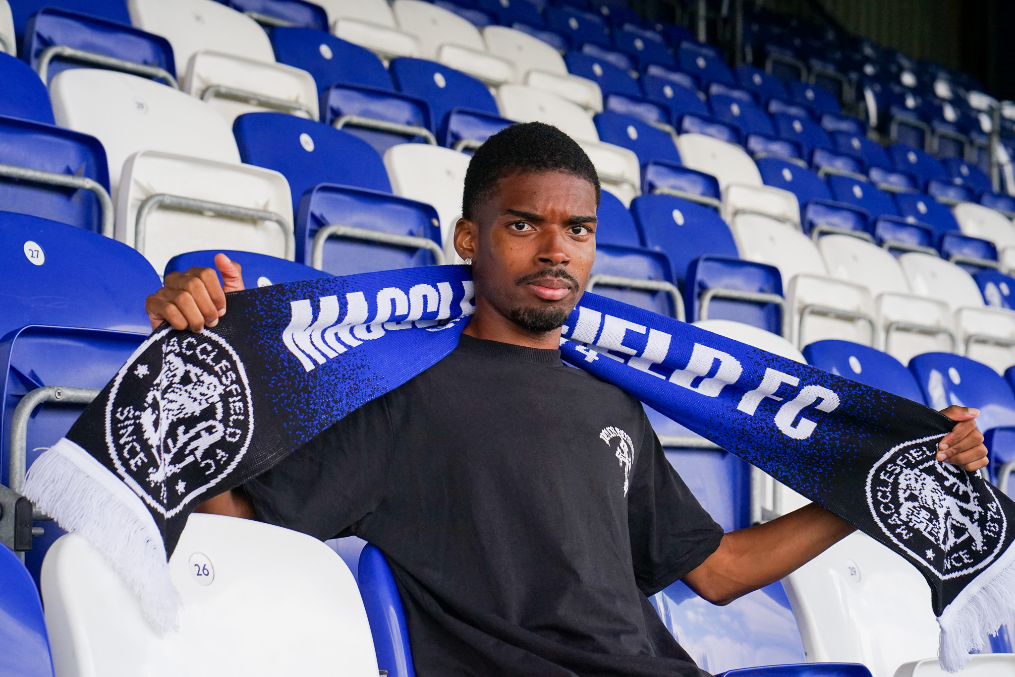 VERON PARNY SIGNS FOR THE SILKMEN