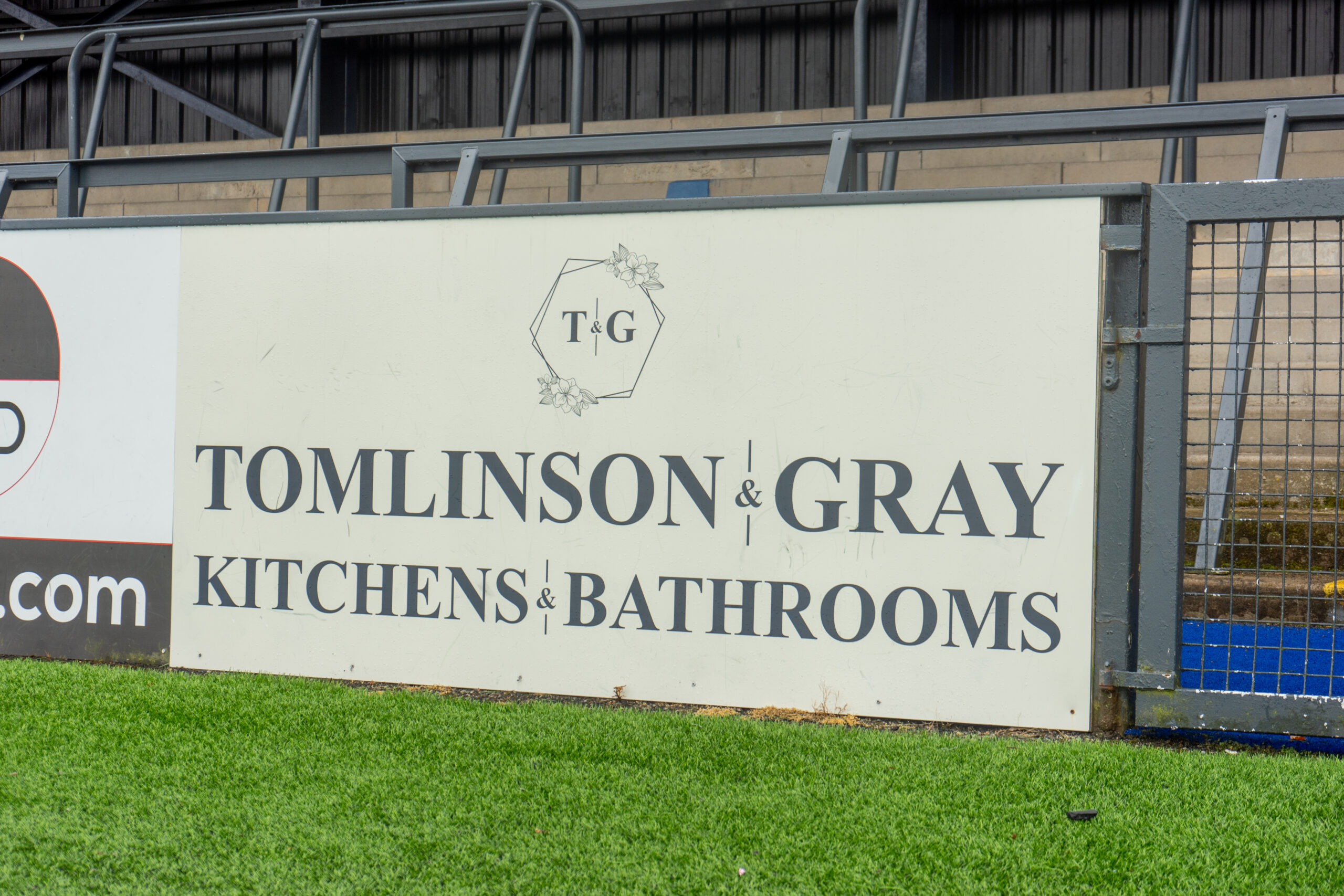 TOMLINSON & GRAY KITCHENS & BATHROOMS EXTEND MAJOR PARTNERSHIP DEAL